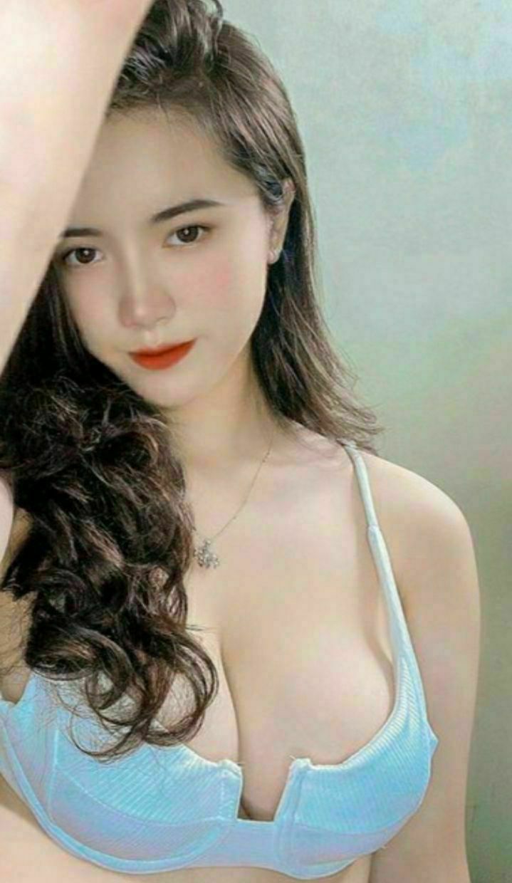 Nữ sinh nứng lồn sang tận nhà gạ thầy giáo địt nhau